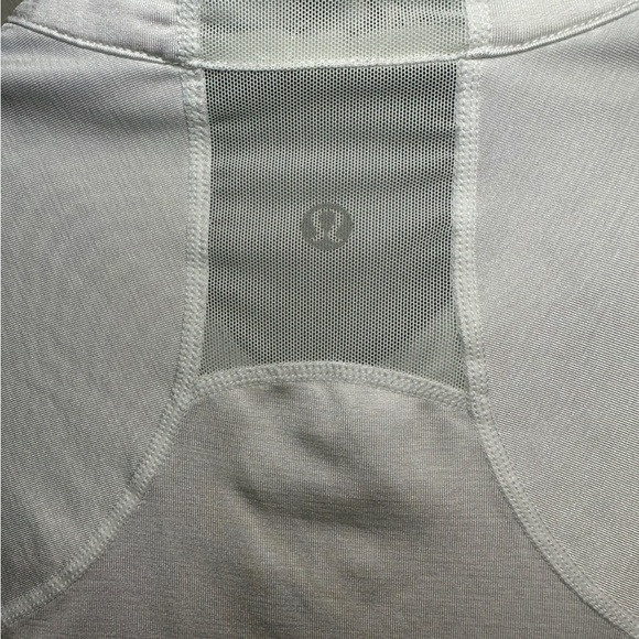 Lululemon Women's Catch Me Air White Jacket Size 6 *Rare* - Picture 4 of 4